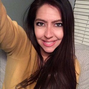 Meet your Posher, Elisa